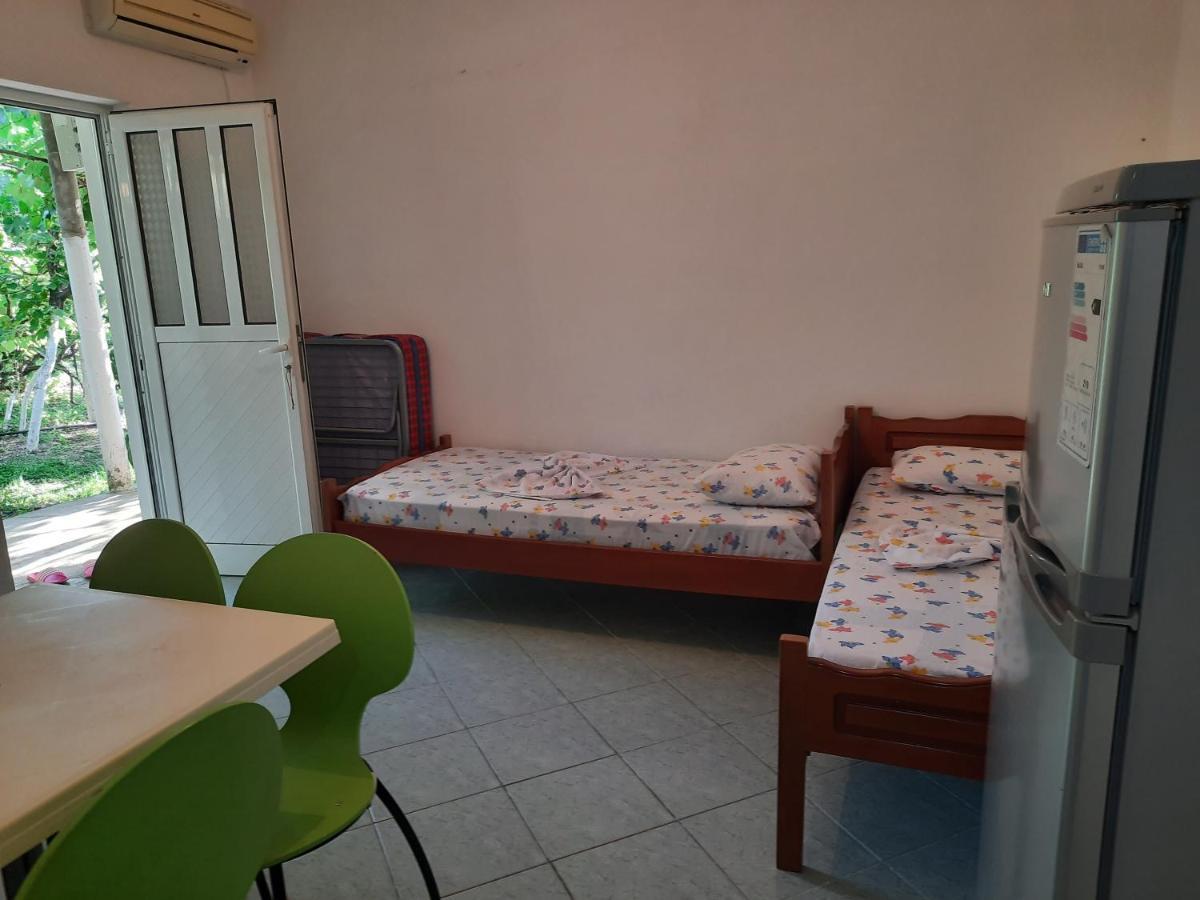 Hillside Apartments Borsh Ngoại thất bức ảnh
