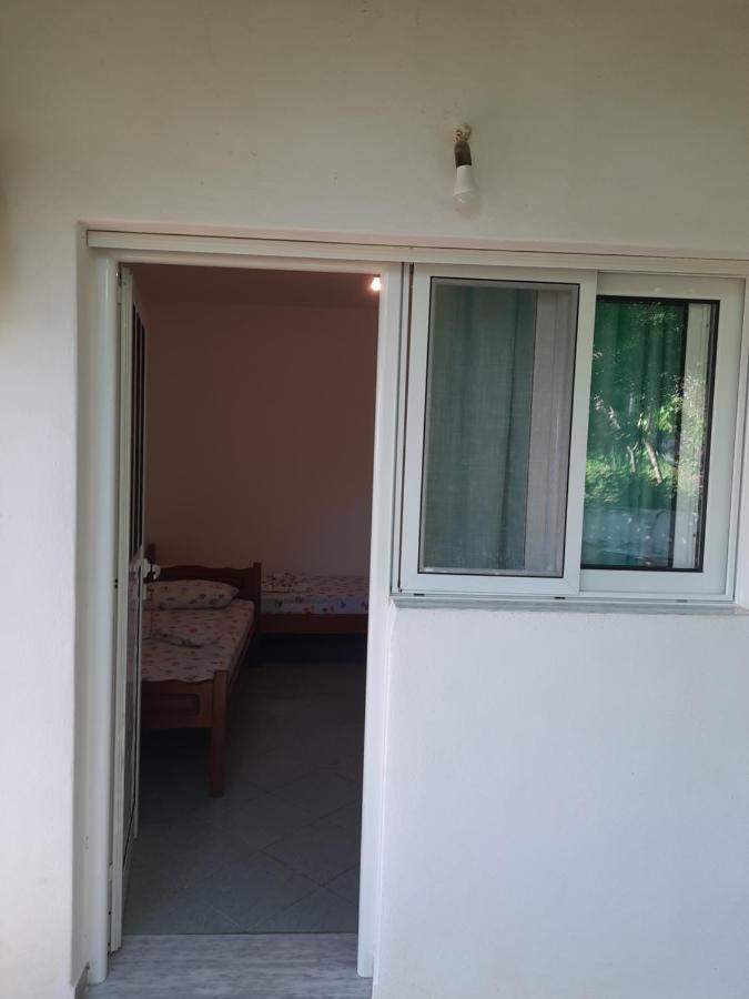 Hillside Apartments Borsh Ngoại thất bức ảnh