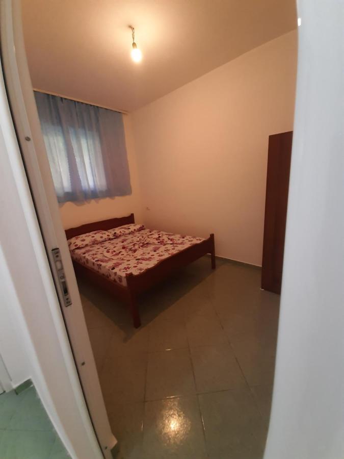 Hillside Apartments Borsh Ngoại thất bức ảnh