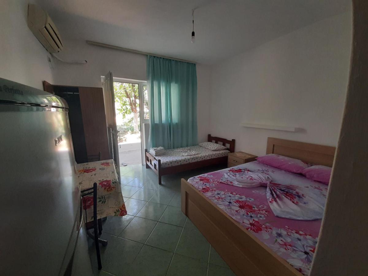 Hillside Apartments Borsh Ngoại thất bức ảnh
