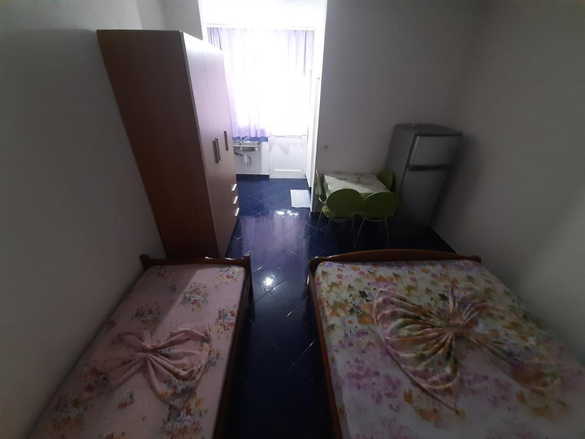 Hillside Apartments Borsh Ngoại thất bức ảnh