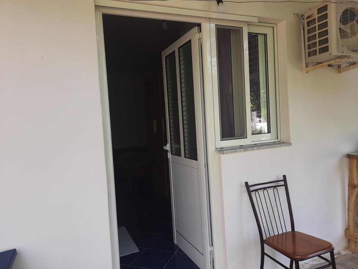 Hillside Apartments Borsh Ngoại thất bức ảnh